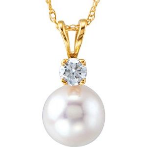Cultured White Akoya Pearl with Natural Diamond