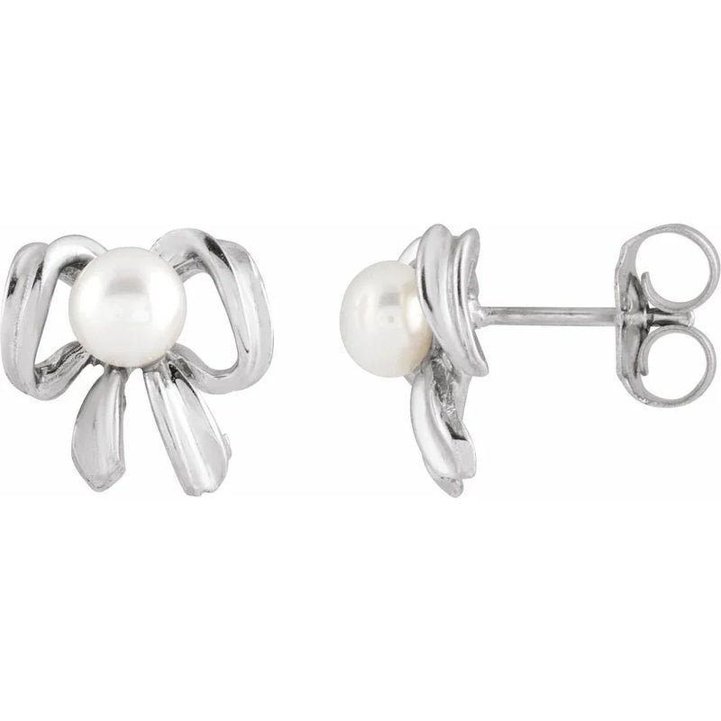 Éclat de Montmartre, White Pearl Blossom Earrings