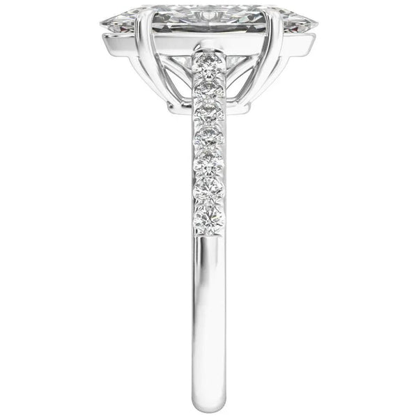 Biarritz Lumineux, Lab Grown Diamond Oval Engagement Ring