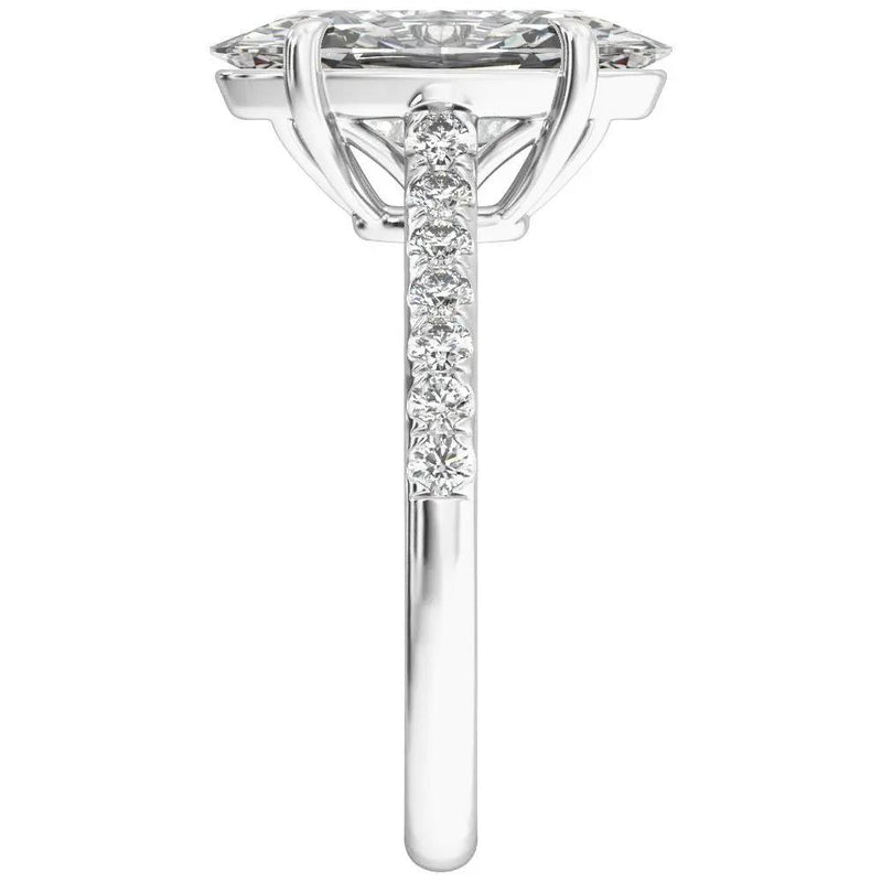 Biarritz Lumineux, Lab Grown Diamond Oval Engagement Ring