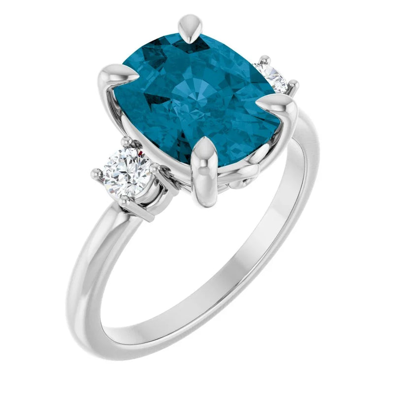 Velours de Montmartre, London Blue Topaz Diamond Ring