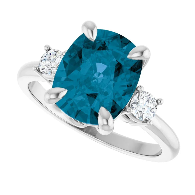 Velours de Montmartre, London Blue Topaz Diamond Ring