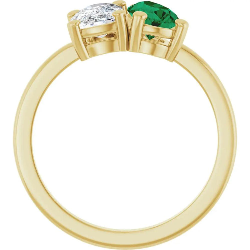 Les Amoureux de Paris, Diamond & Emerald Two-Stone Ring
