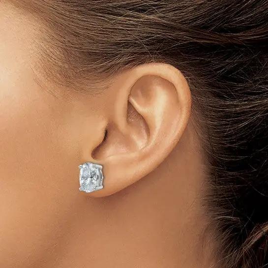 Les Etoiles de Madeleine, 6 CTW Oval Diamonds Earrings Studs