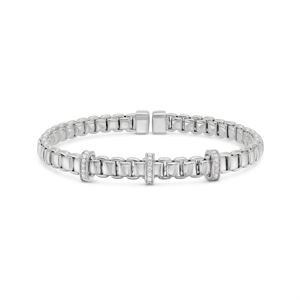Les Trois Lumières de Versailles, White Gold Diamond Bracelet