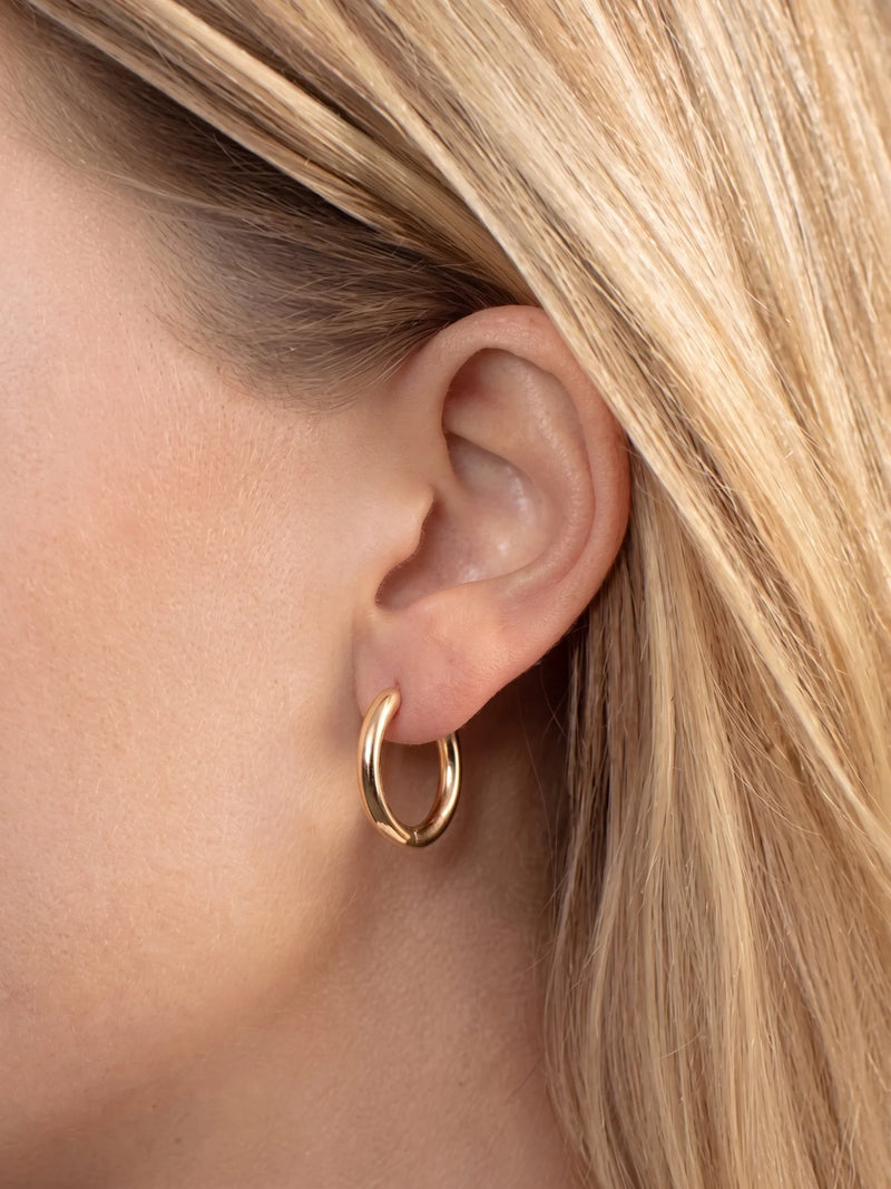 Rayon de Versailles, 14K Gold Smooth Hoop Earrings